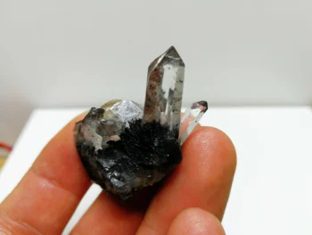 20.3 gNatural crystal klastra quartz minerálne jedinca, magic energie kameňa, nábytok ornament